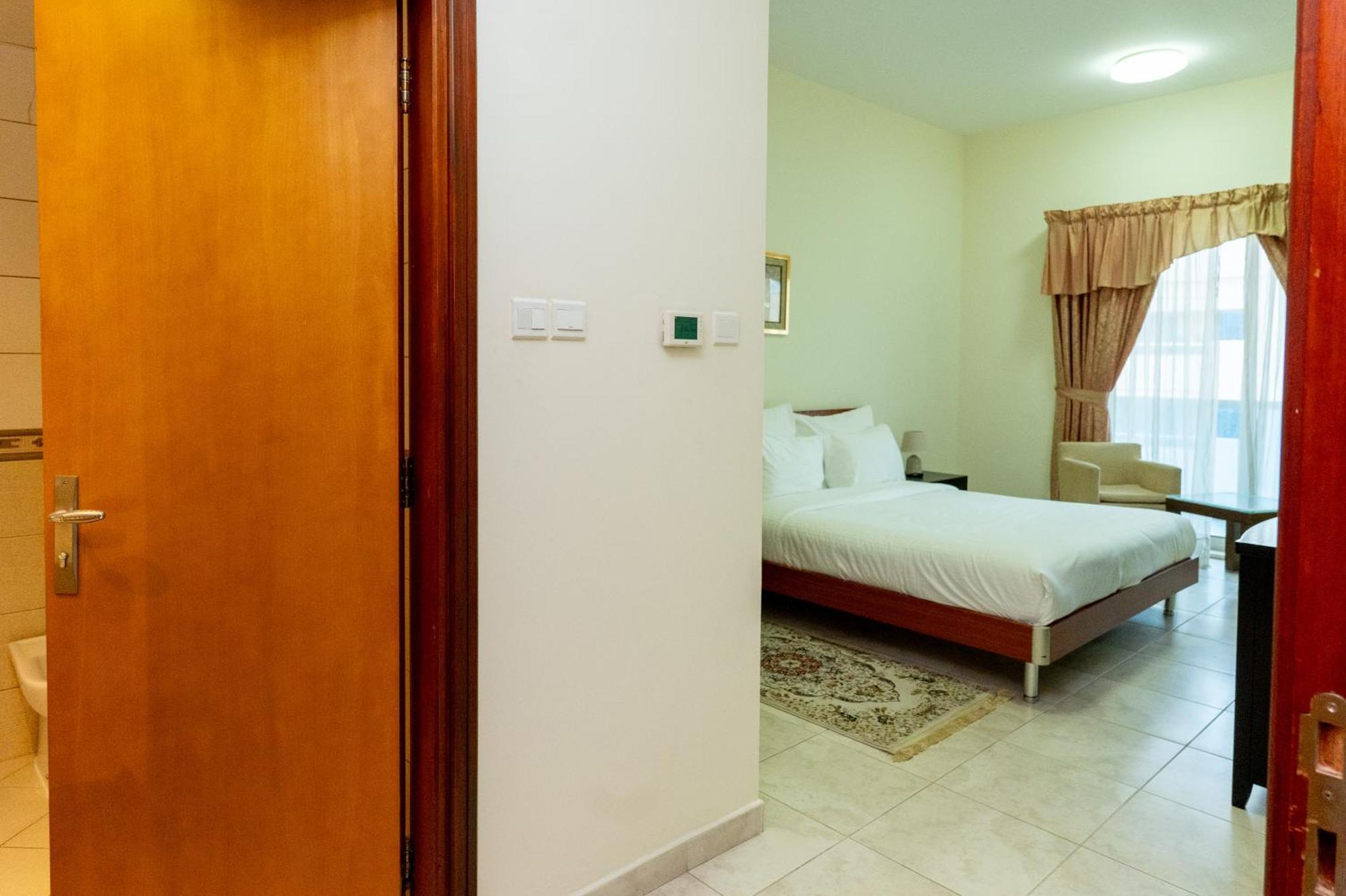 Al Raya Hotel Apartments Dubai Eksteriør billede